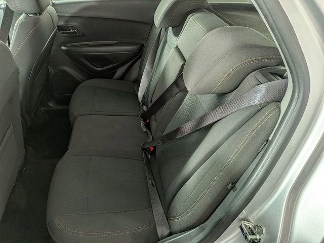 Used 2018 Chevrolet Trax LS image 23