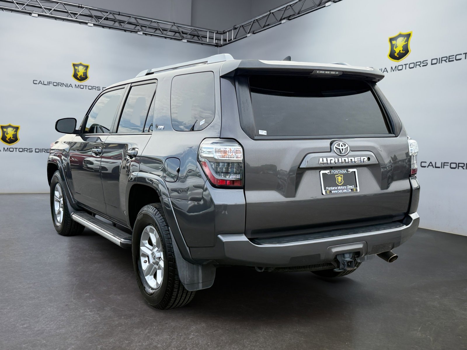 Used 2016 Toyota 4Runner SR5 image 3