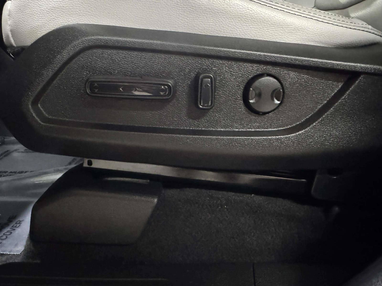 Used 2025 Honda Pilot EX-L image 25