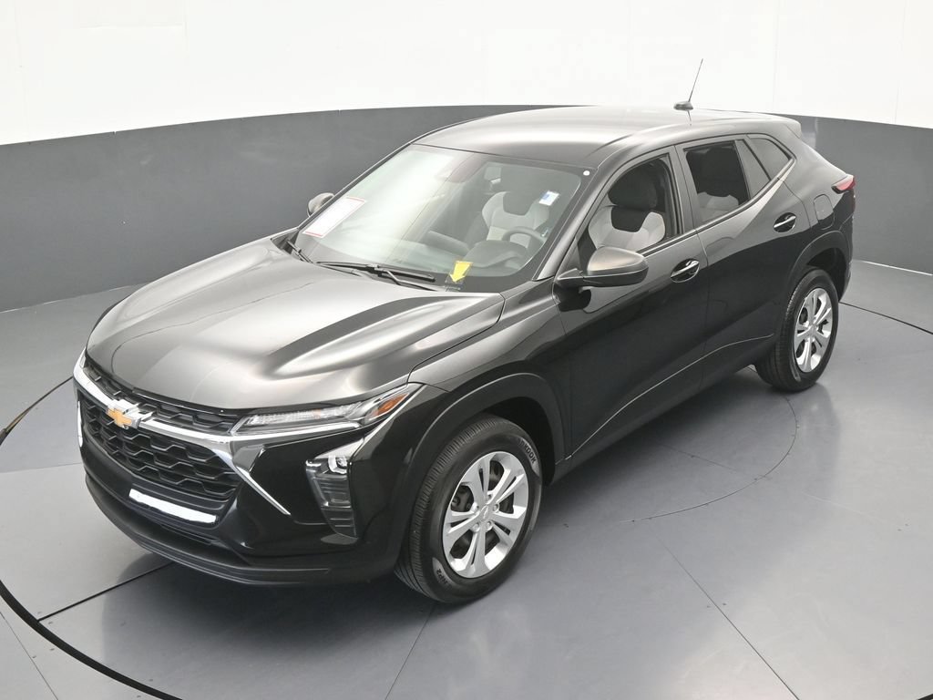 Used 2024 Chevrolet Trax LS FWD image 38