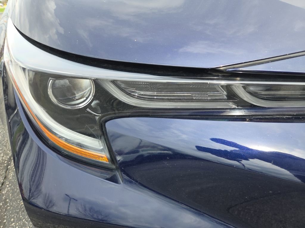 Used 2022 Toyota Corolla SE w/ SE Premium Package image 13