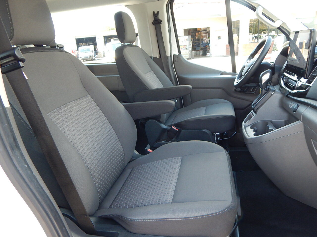 Used 2023 Ford Transit 350 XLT RWD image 21