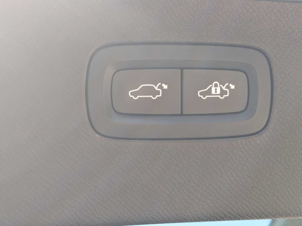 Certified 2023 Volvo XC90 B6 Ultimate AWD/4WD image 19