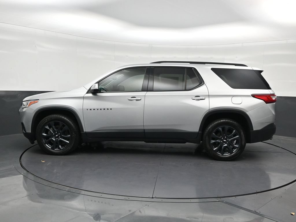 Used 2021 Chevrolet Traverse RS FWD image 2