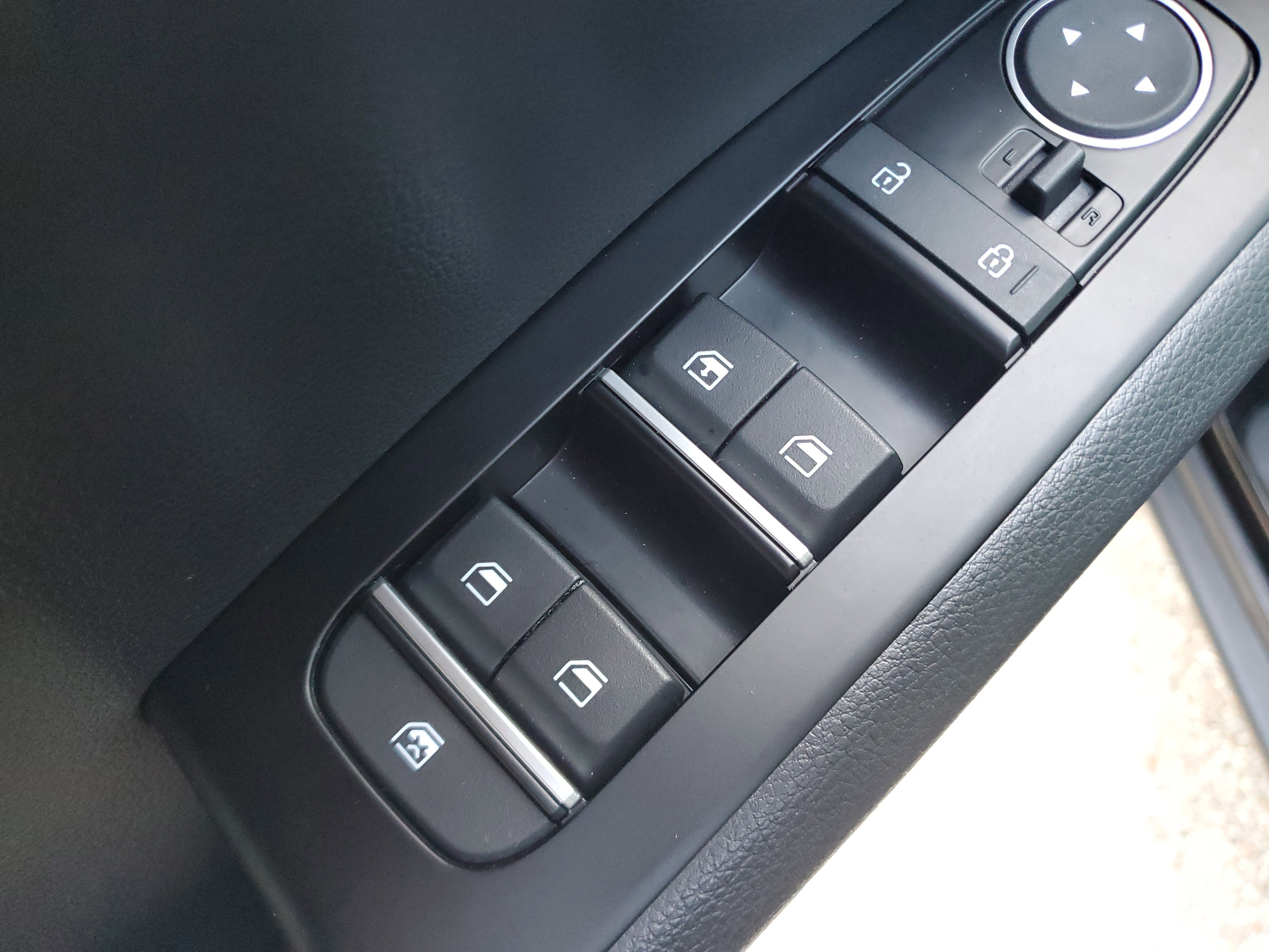 Used 2025 Kia Soul LX w/ LX Technology Package image 16