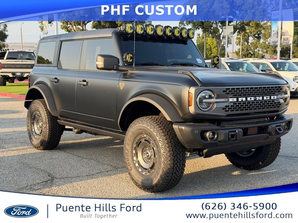 New 2025 Ford Bronco Badlands w/ Matte Film Protection Package
