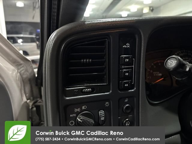 Used 2004 GMC Sierra 2500 SLT w/ Heavy-Duty Power Package AWD/4WD image 15