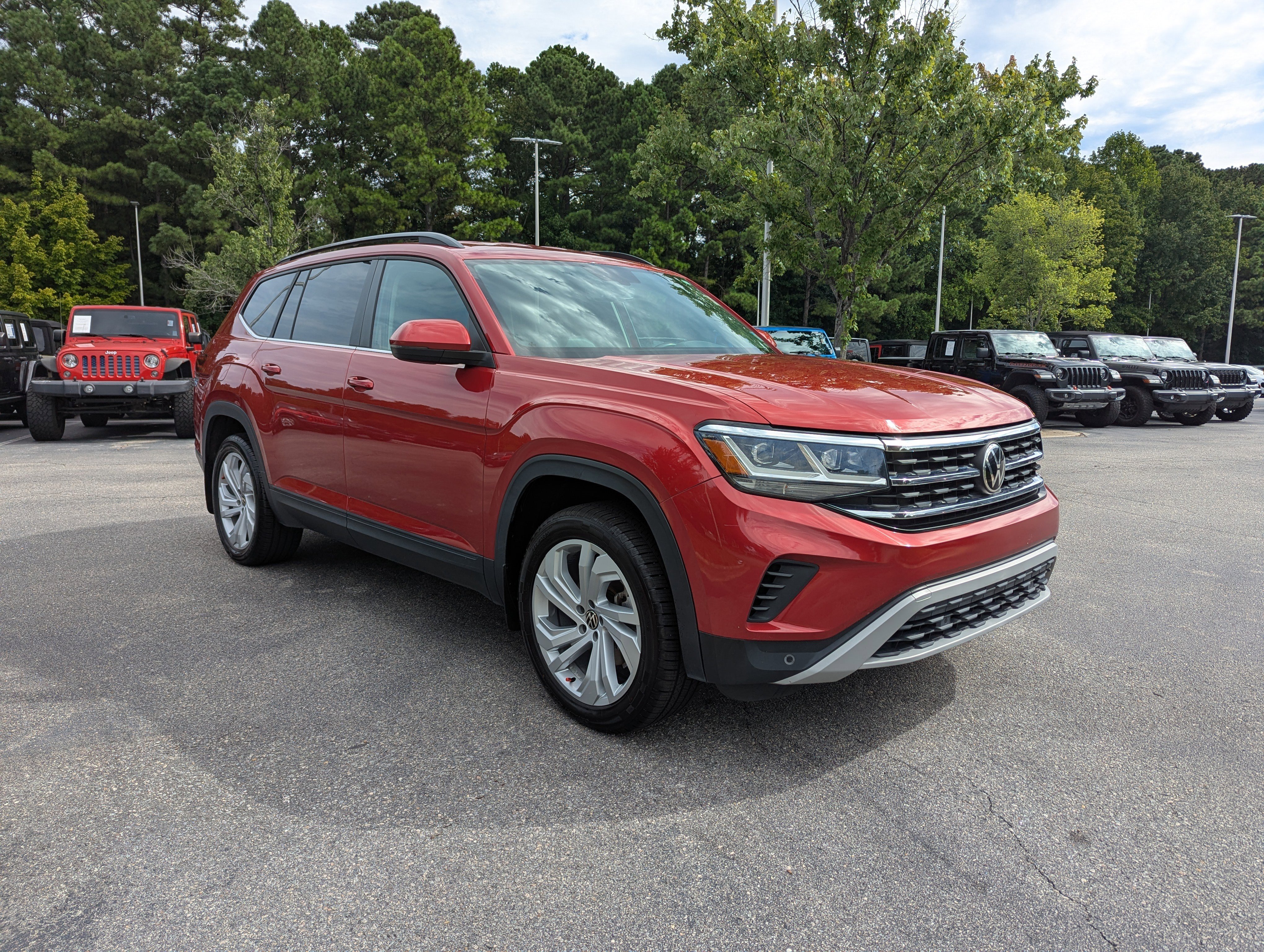 Used 2021 Volkswagen Atlas SE image 3