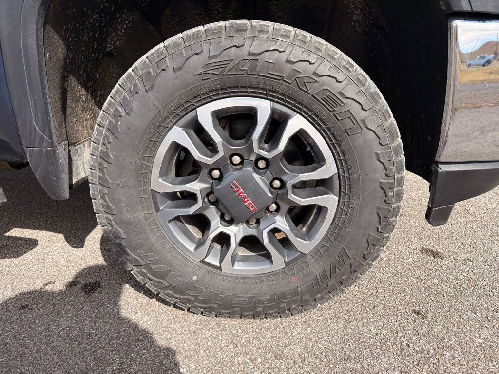 Used 2022 GMC Sierra 2500 SLT w/ SLT Convenience Package image 27