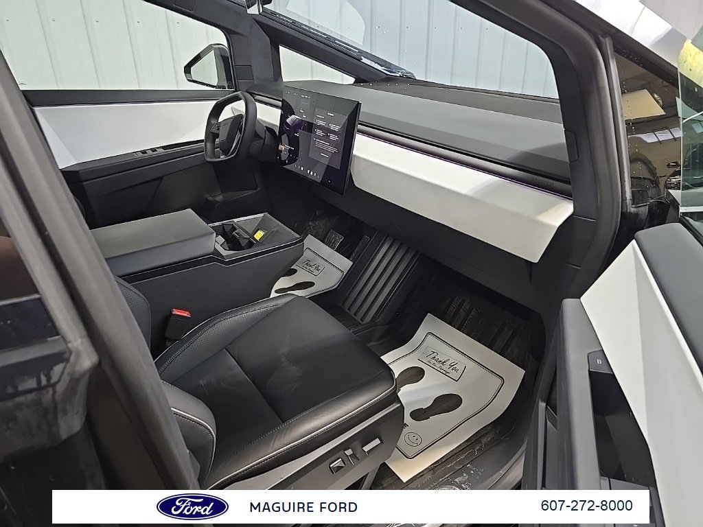 Used 2024 Tesla Cybertruck AWD Crew Cab image 17
