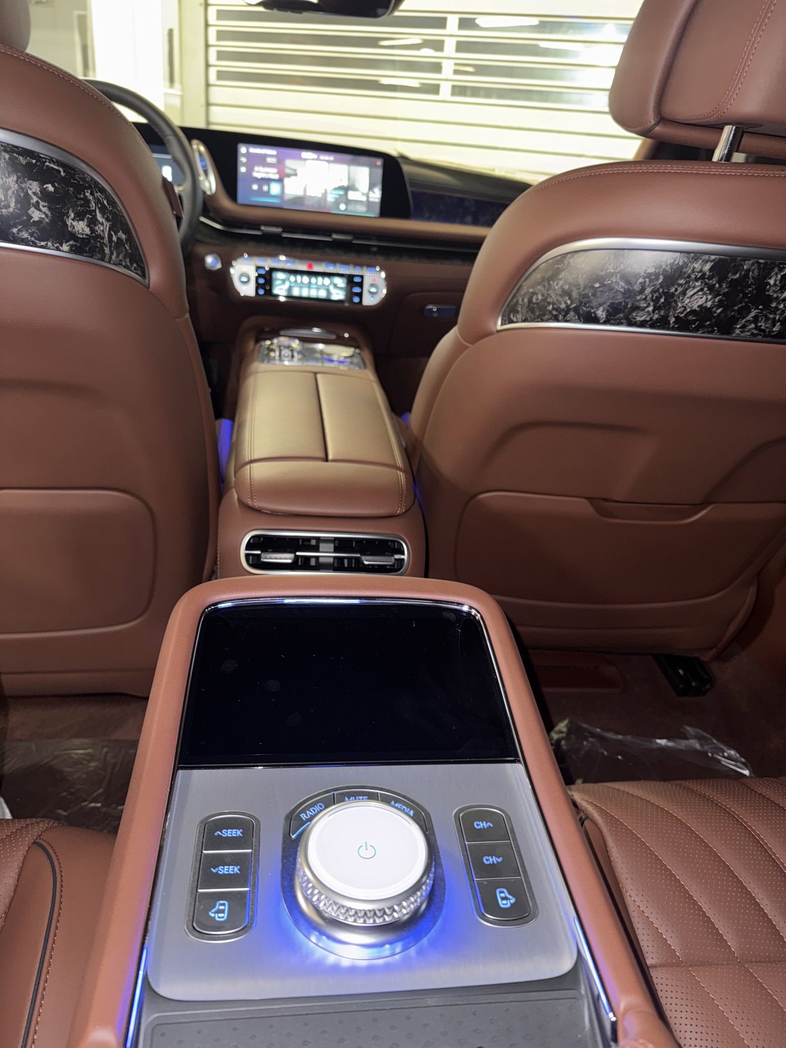 Used 2025 Genesis G90 3.5T image 30