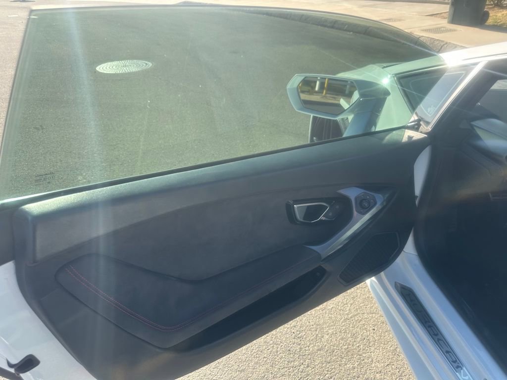 Used 2015 Lamborghini Huracan LP 610-4 image 29