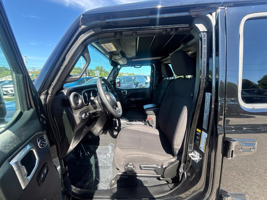 Certified 2023 Jeep Wrangler Unlimited Sport w/ Sun And Sound Package AWD/4WD image 10