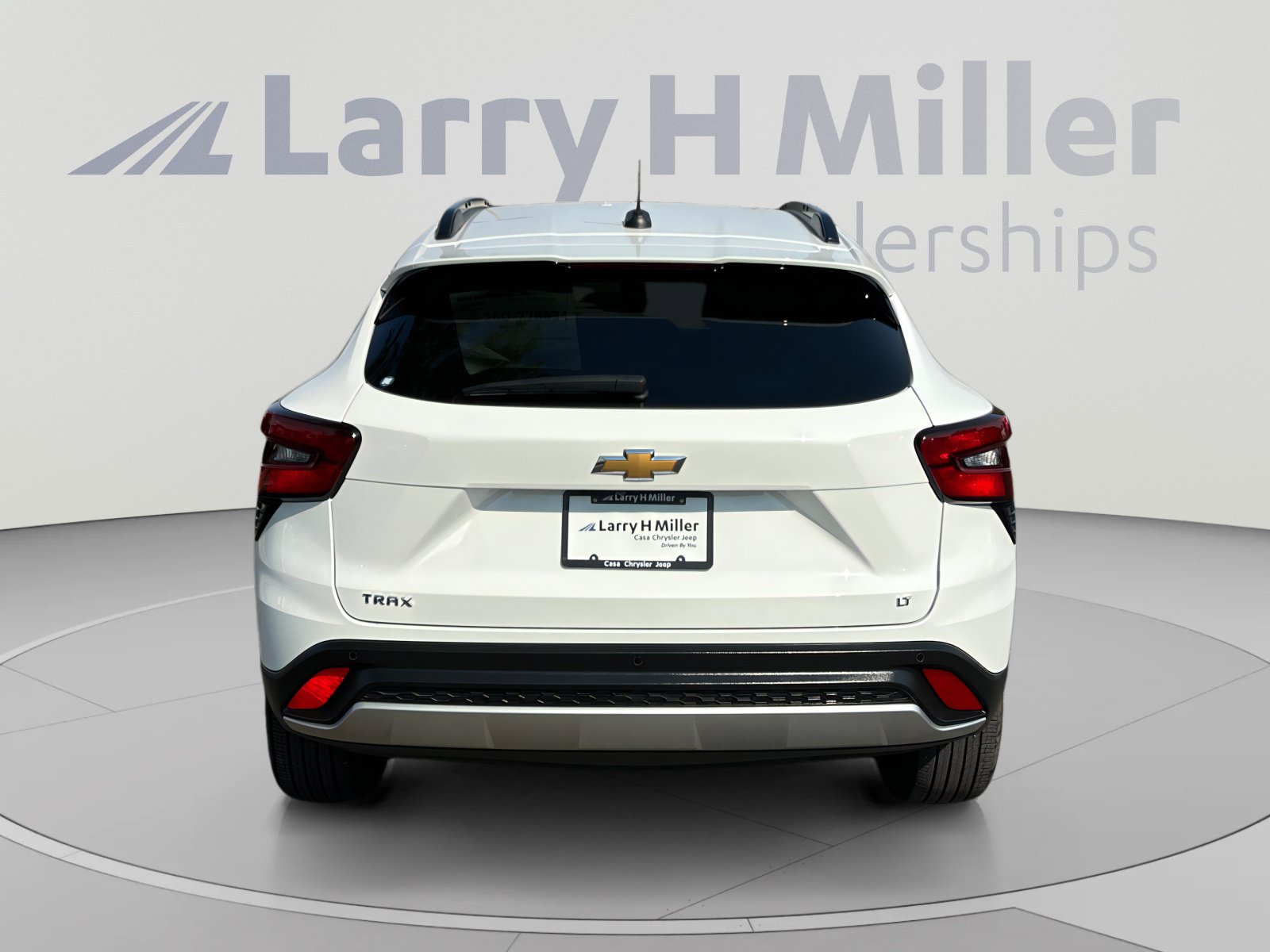 Used 2025 Chevrolet Trax LT w/ Driver Confidence Package FWD image 4