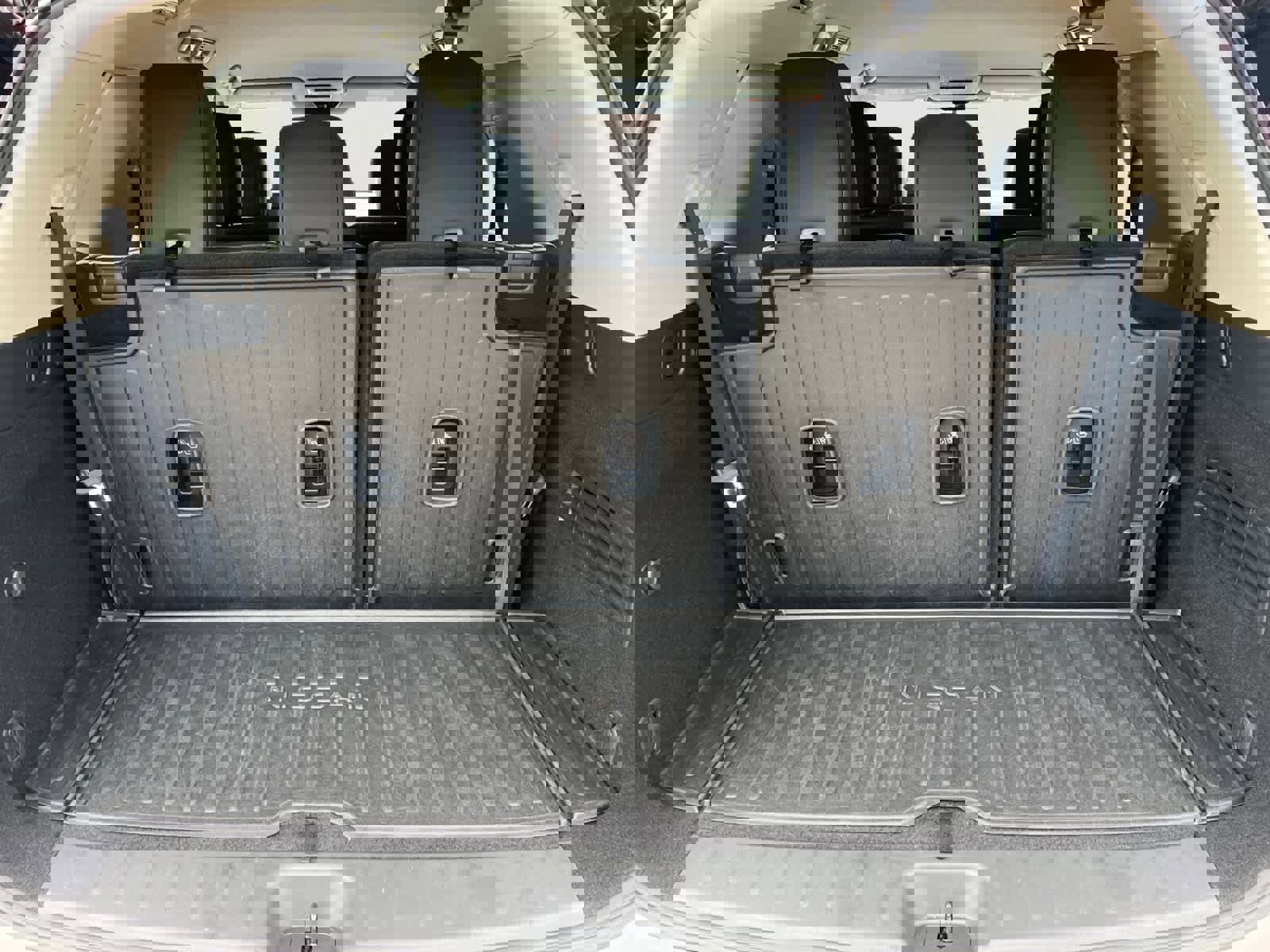 Certified 2023 Nissan Pathfinder SL image 5