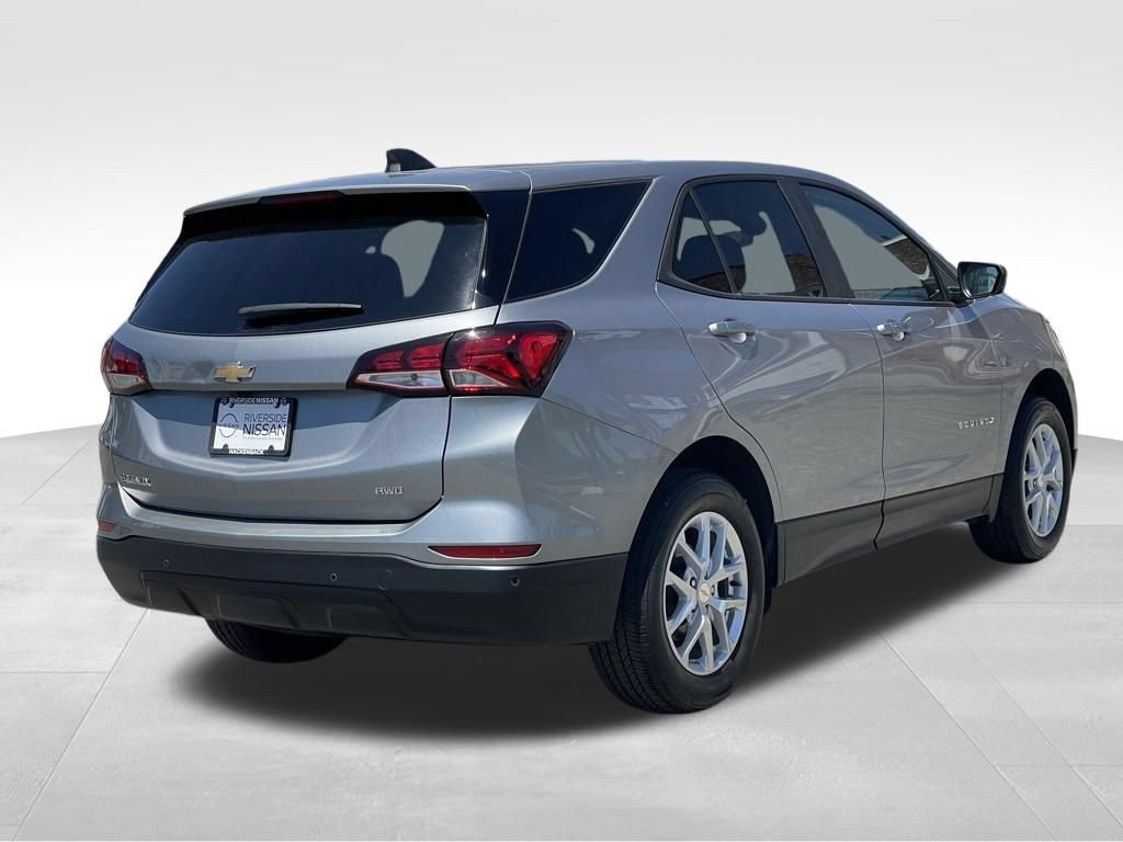 Used 2024 Chevrolet Equinox LS w/ LS Convenience Package AWD/4WD image 4