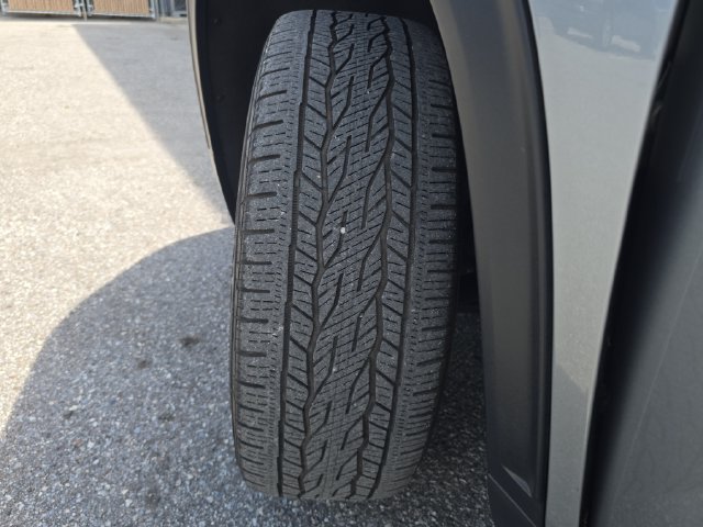 Certified 2025 Buick Enclave Preferred FWD image 33