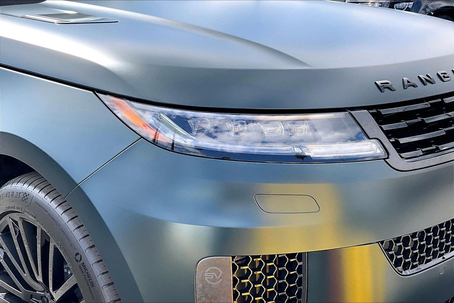 New 2026 Land Rover Range Rover Sport SV AWD/4WD image 17
