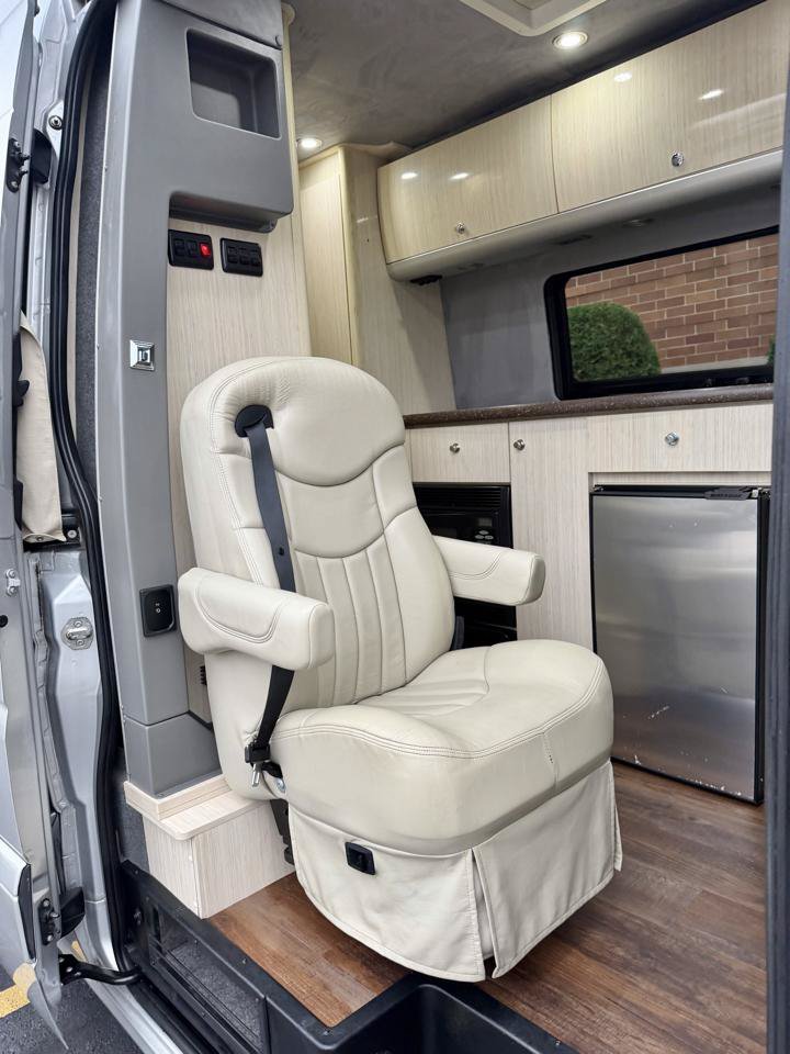 Used 2012 Mercedes-Benz Sprinter 3500 image 35