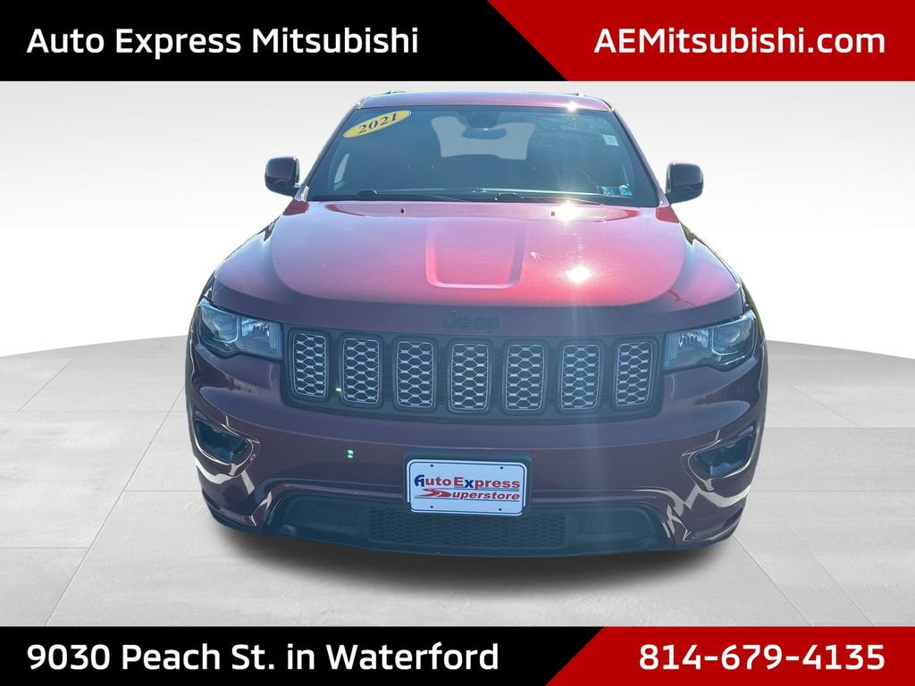 Used 2021 Jeep Grand Cherokee Laredo X AWD/4WD image 2