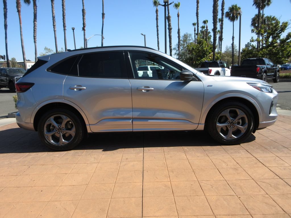 Certified 2023 Ford Escape ST-Line FWD image 5