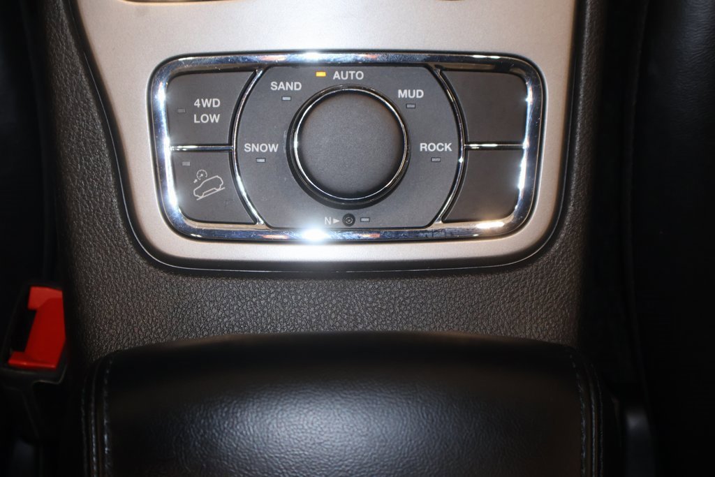 Used 2020 Jeep Grand Cherokee Limited image 32