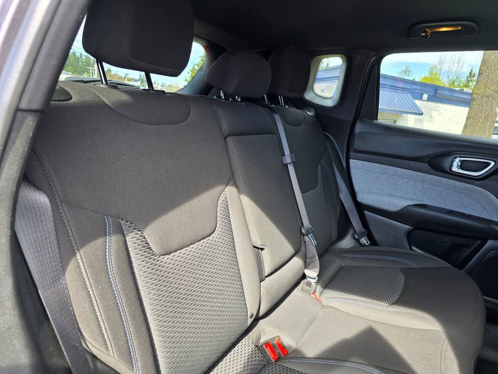 Used 2024 Jeep Compass Sport AWD/4WD image 15