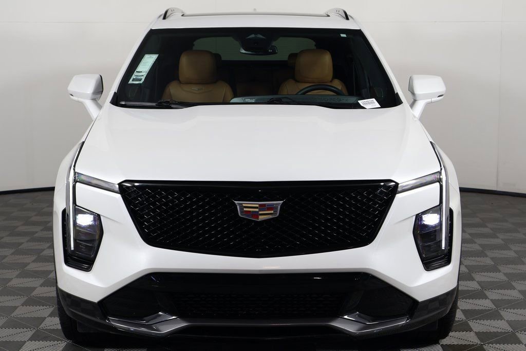 Used 2024 Cadillac XT4 Sport FWD image 2