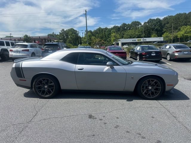 Used 2016 Dodge Challenger R/T Scat Pack w/ Leather Interior Group RWD image 2