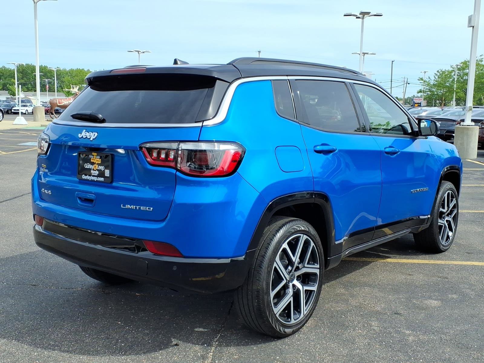 Used 2025 Jeep Compass Limited w/ Elite Group AWD/4WD image 11