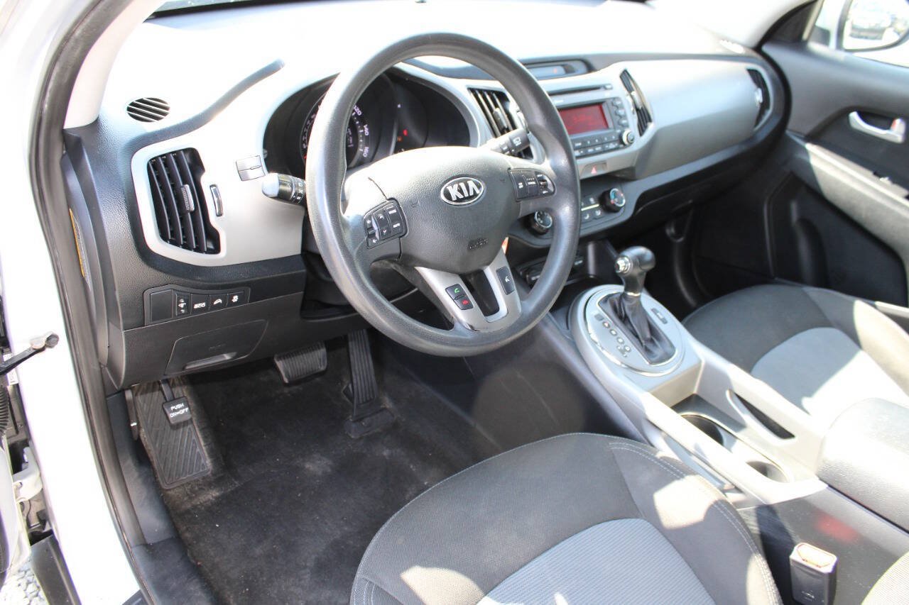 Used 2016 Kia Sportage LX AWD/4WD image 13