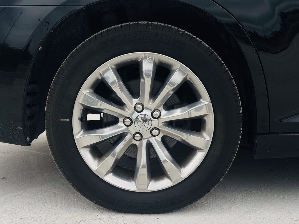 Used 2014 Chrysler 300 AWD image 26