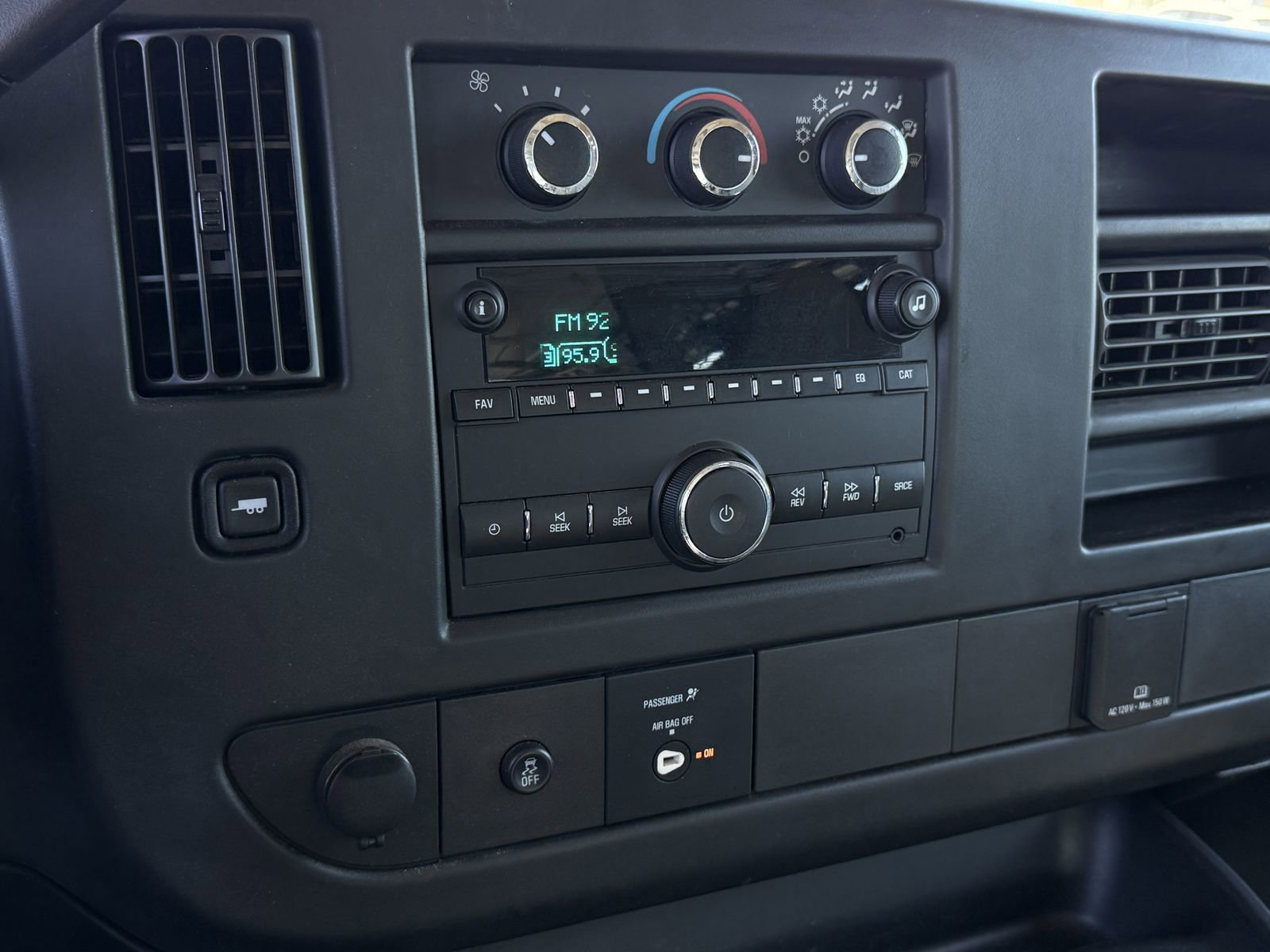 Used 2017 GMC Savana 2500 image 20