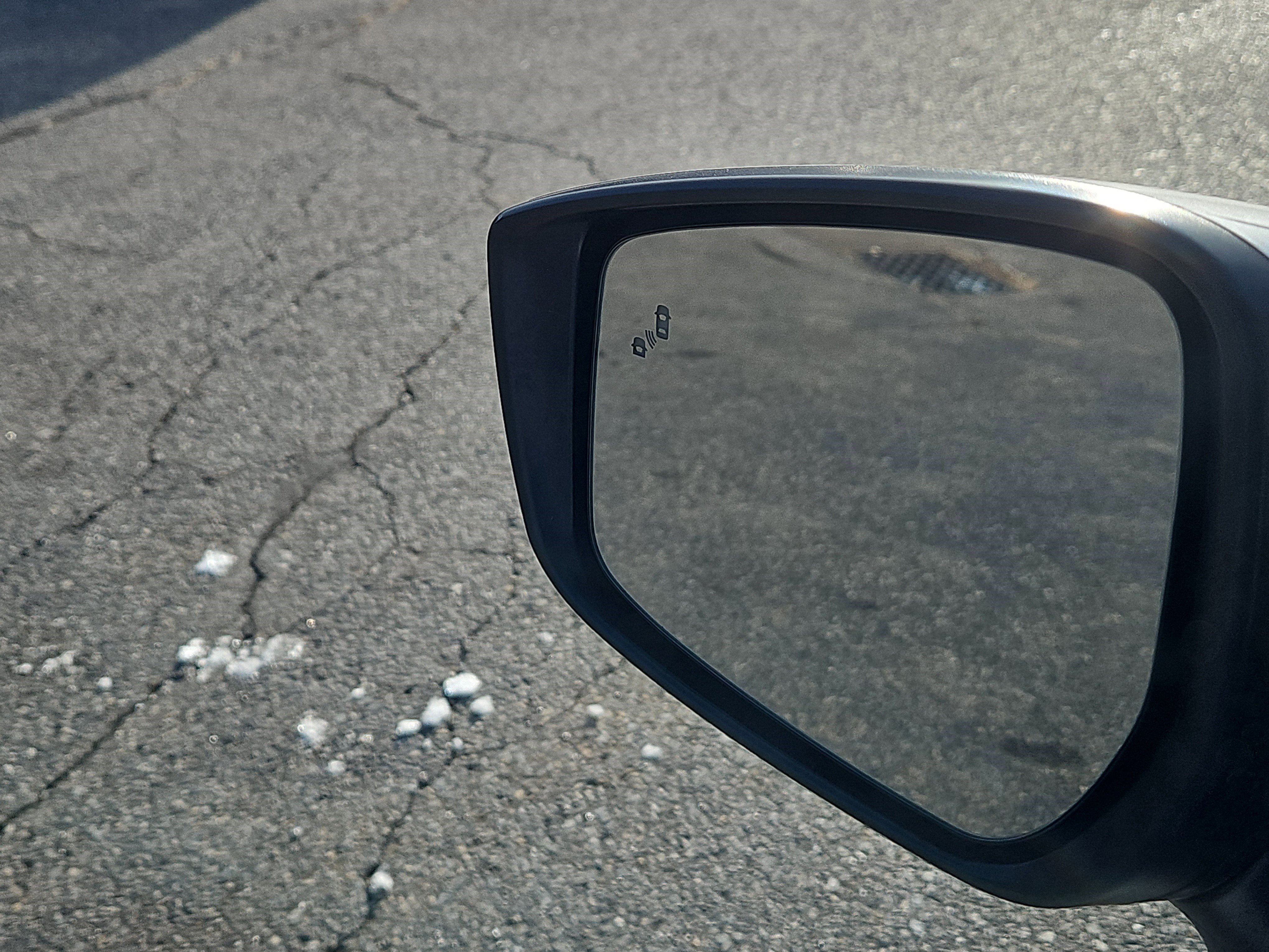 Used 2023 Nissan Versa SV image 11