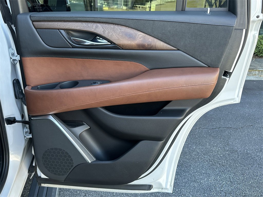 Used 2020 Cadillac Escalade Premium Luxury image 16