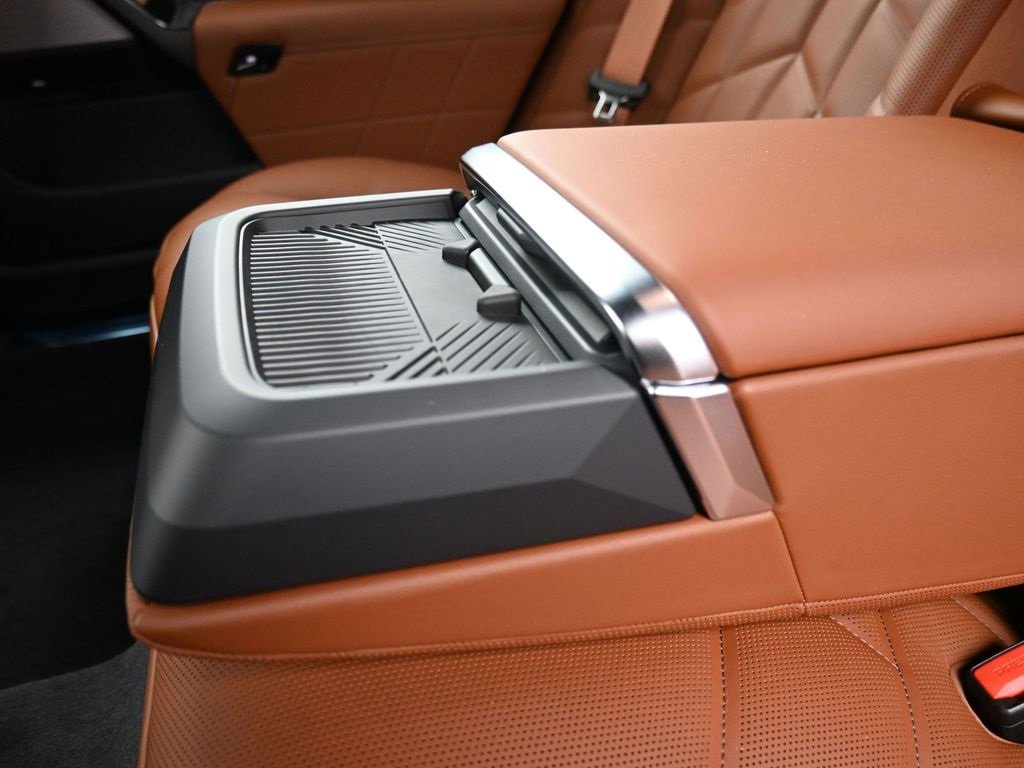 New 2026 BMW 740i xDrive image 19