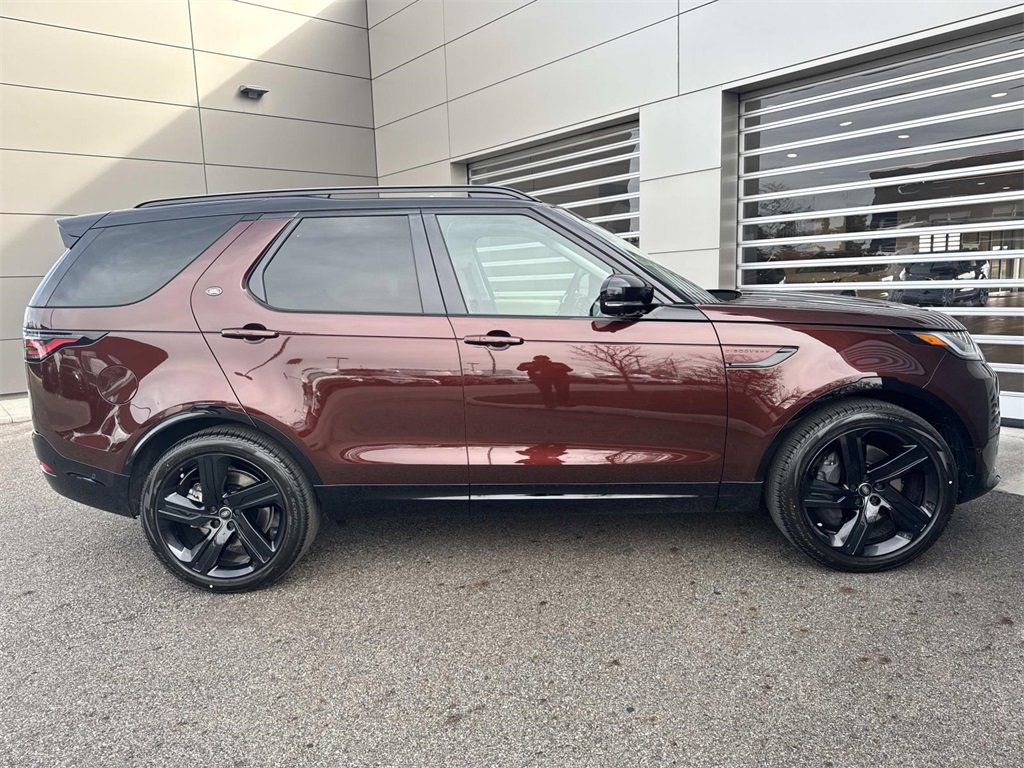 New 2026 Land Rover Discovery Limited Edition image 9