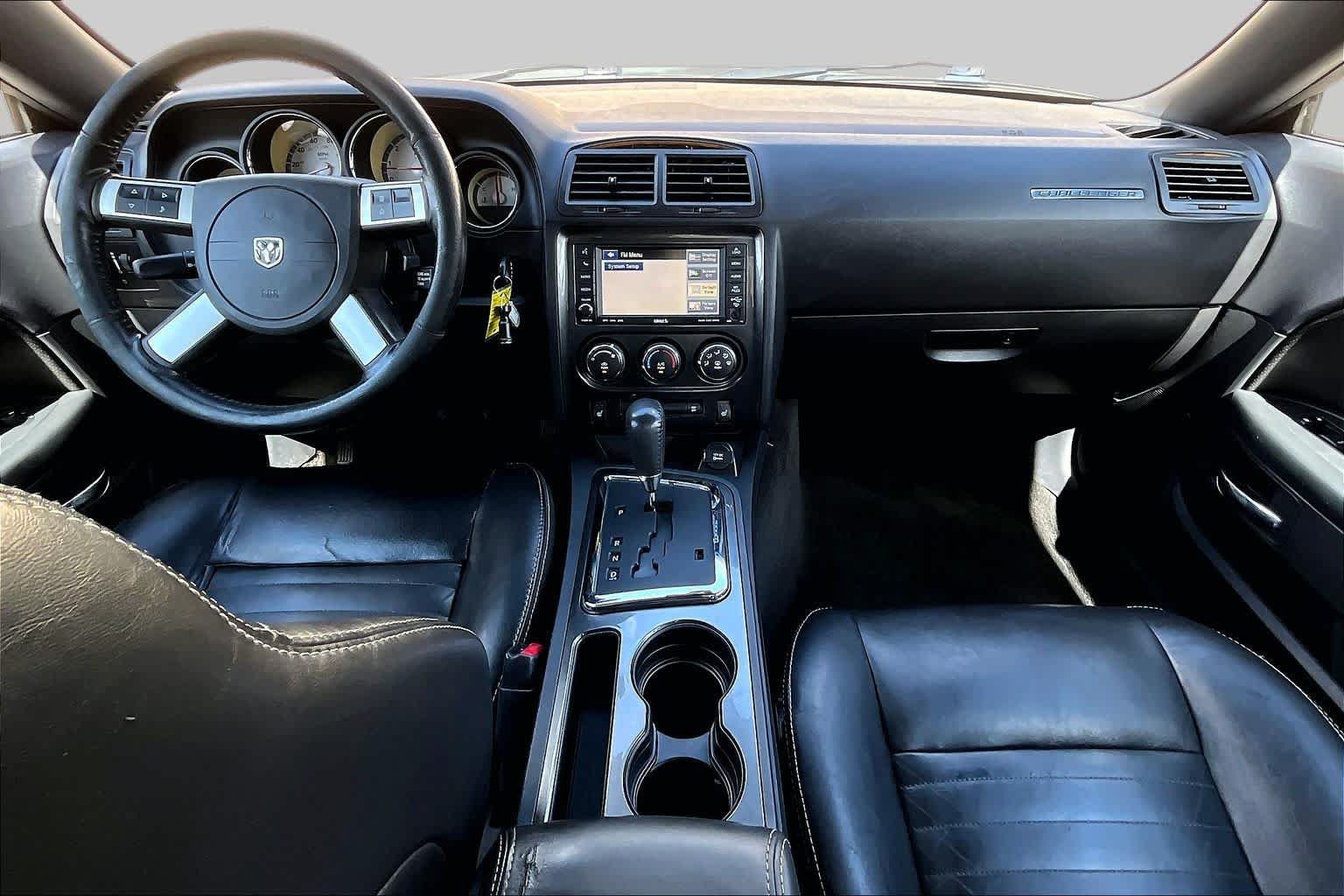Used 2010 Dodge Challenger SE RWD image 16