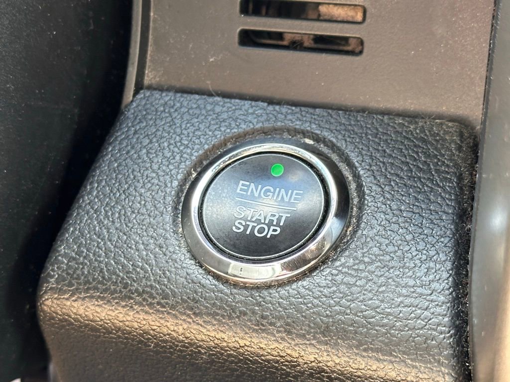 Used 2021 Ford Expedition XLT image 32