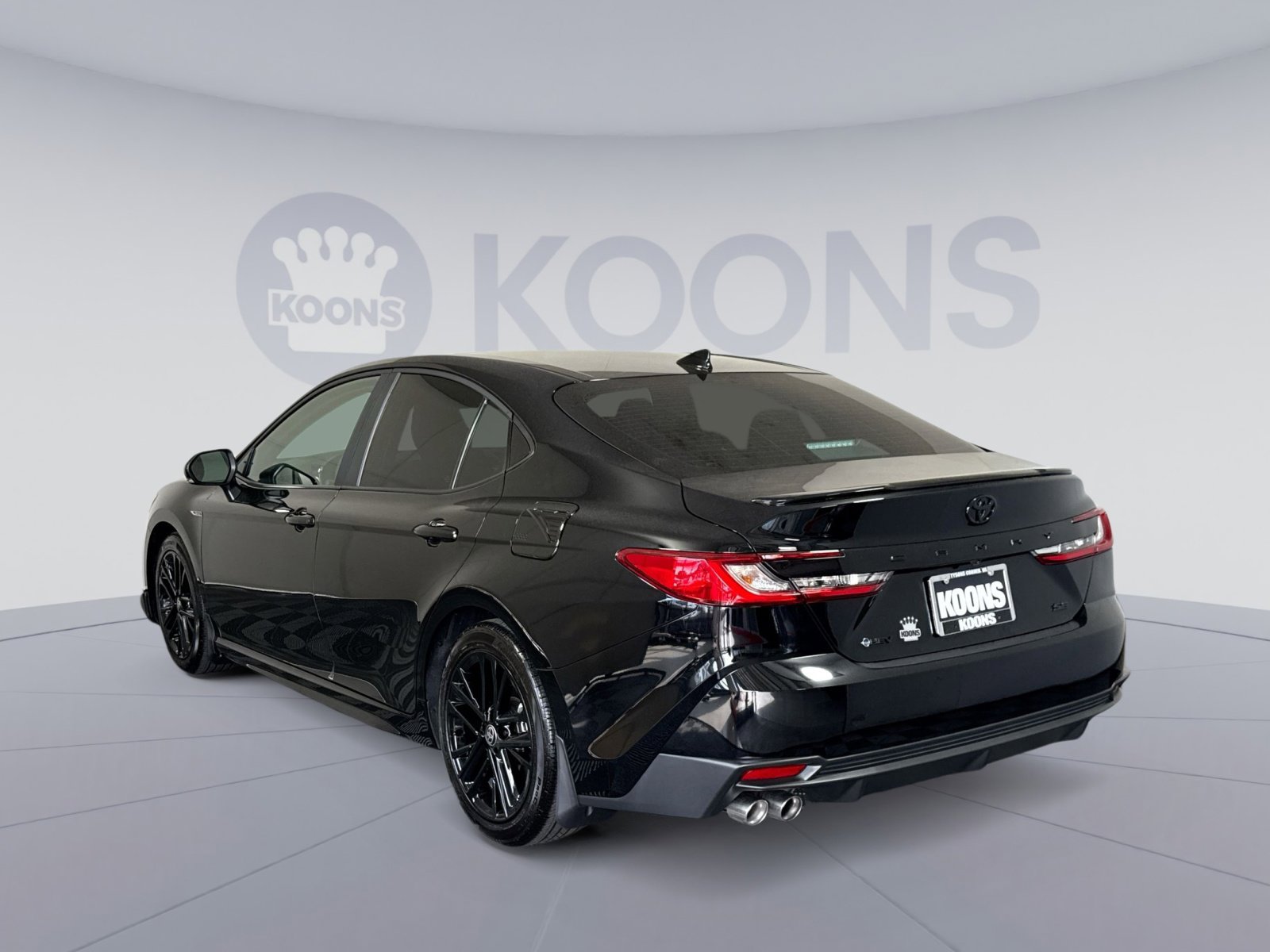 Used 2026 Toyota Camry SE w/ Convenience Package FWD image 4