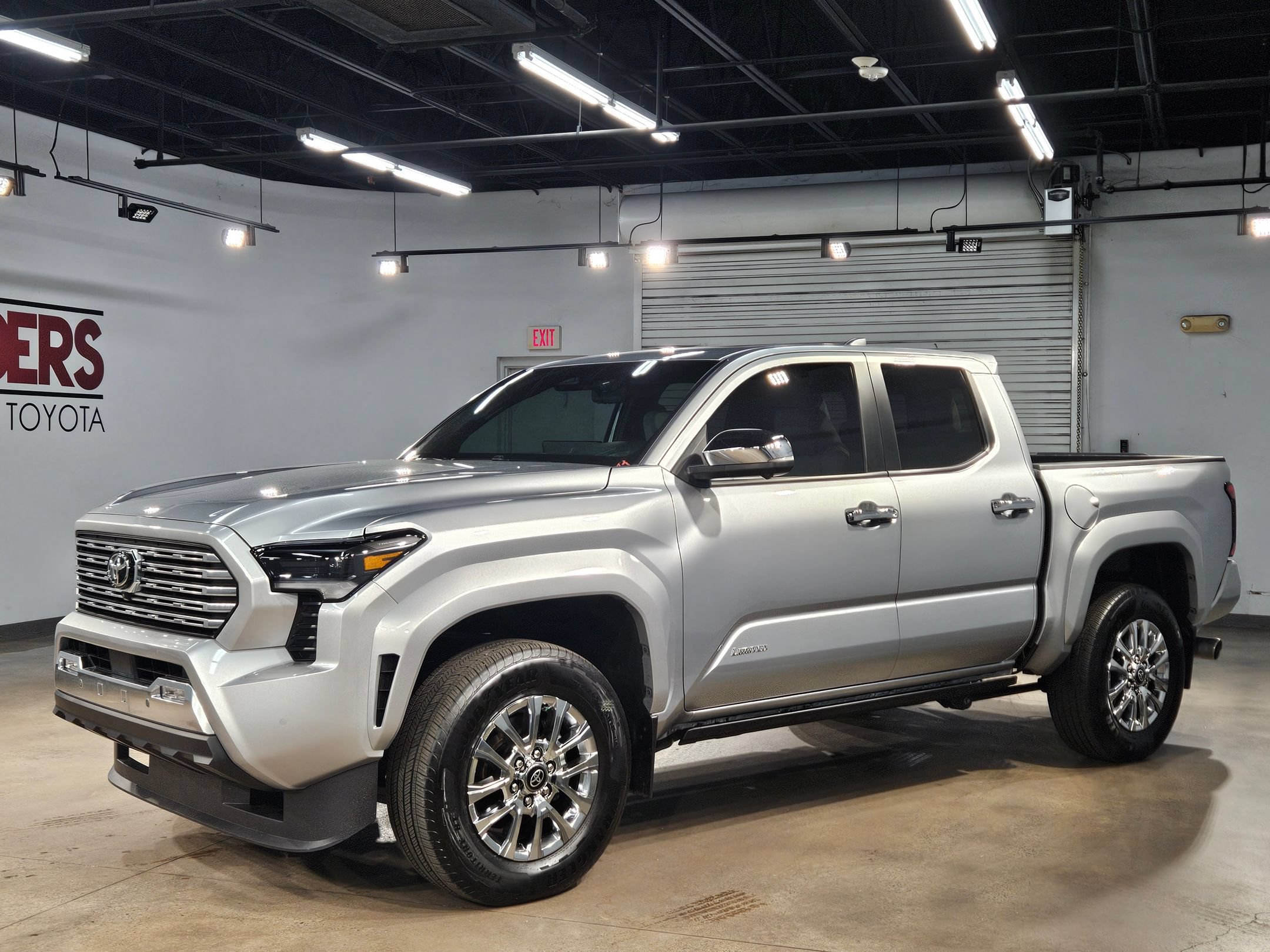 Certified 2025 Toyota Tacoma Limited AWD/4WD image 3