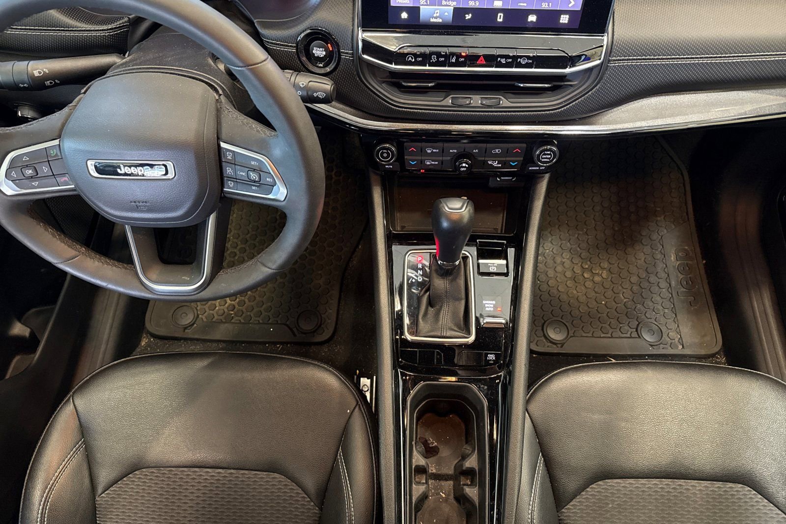 Used 2023 Jeep Compass Altitude w/ Convenience Group image 12