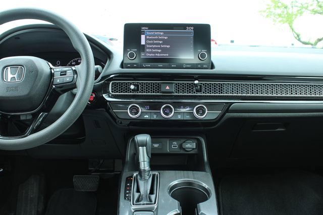 Used 2023 Honda Civic LX image 17