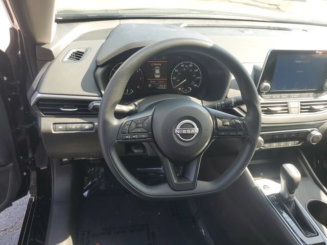 Certified 2025 Nissan Altima 2.5 S FWD image 15