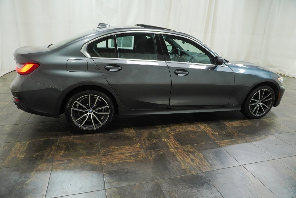 Used 2021 BMW 330i xDrive Sedan w/ Convenience Package AWD/4WD image 3