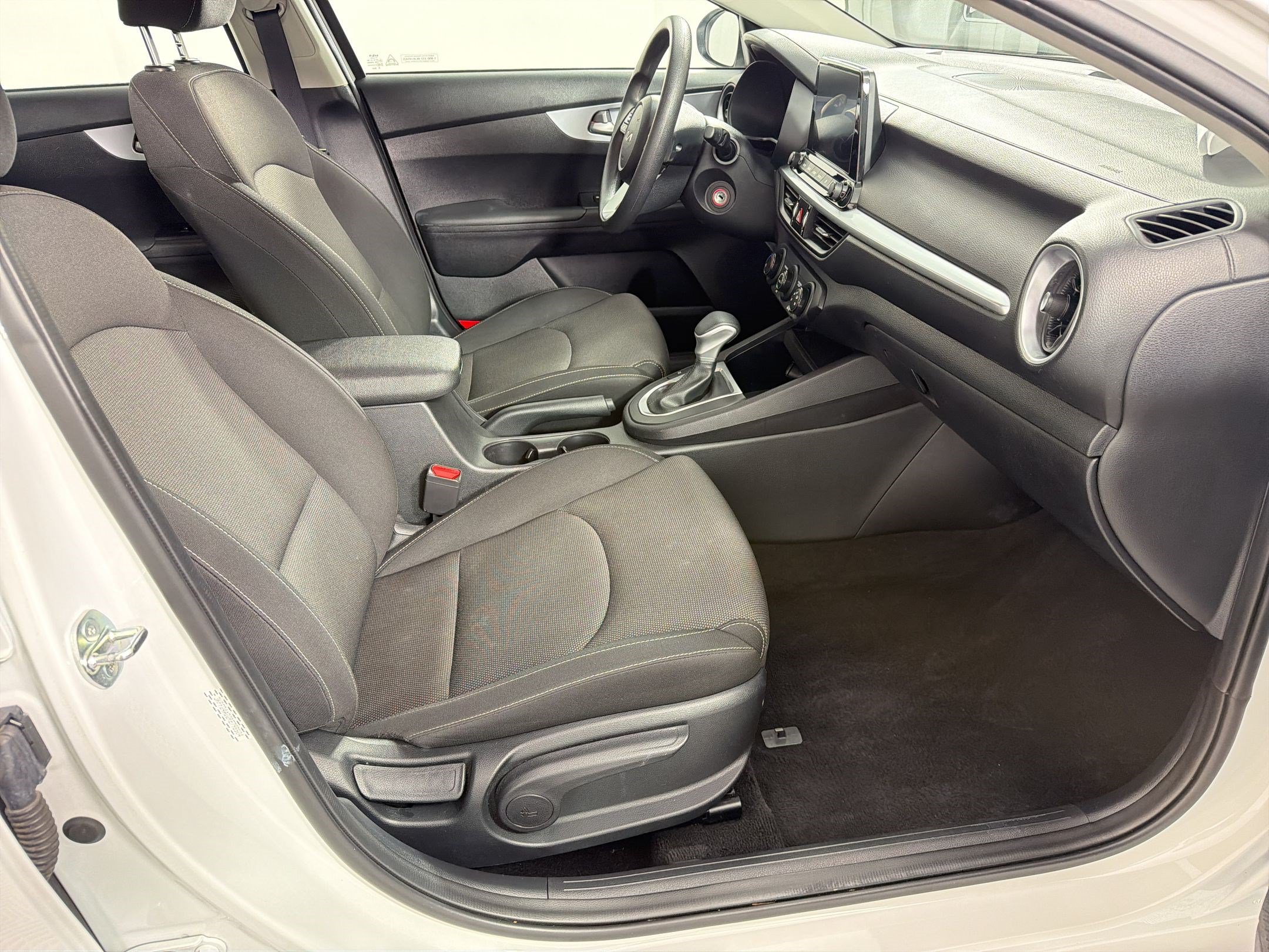 Used 2024 Kia Forte LXS FWD image 28