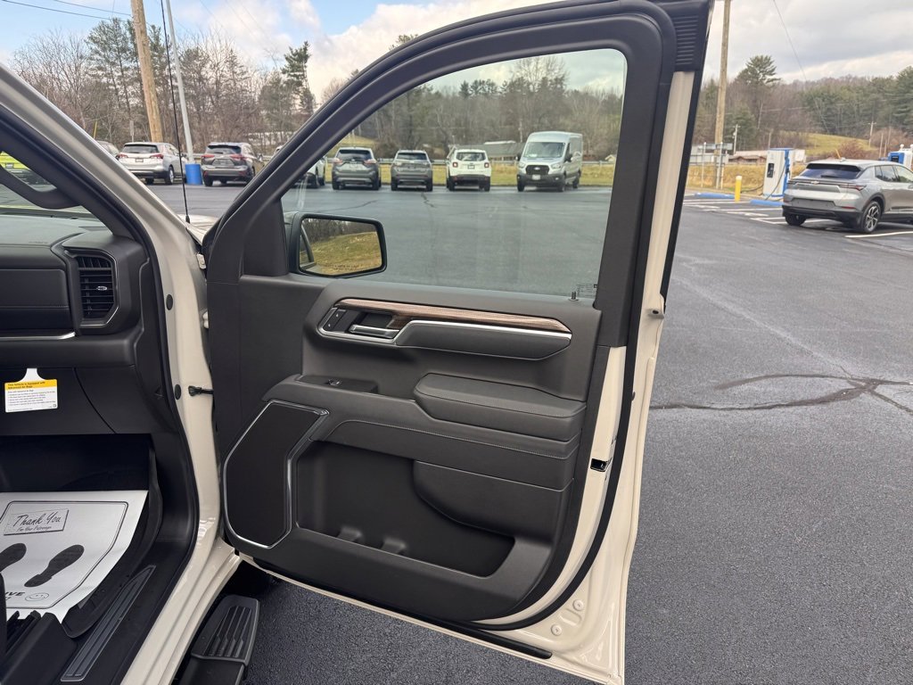 New 2026 Chevrolet Silverado 1500 RST w/ LPO, Dark Essentials Package image 26