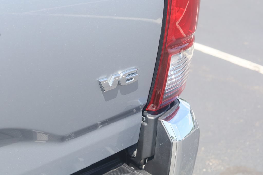 Certified 2021 Toyota Tacoma SR5 AWD/4WD image 33