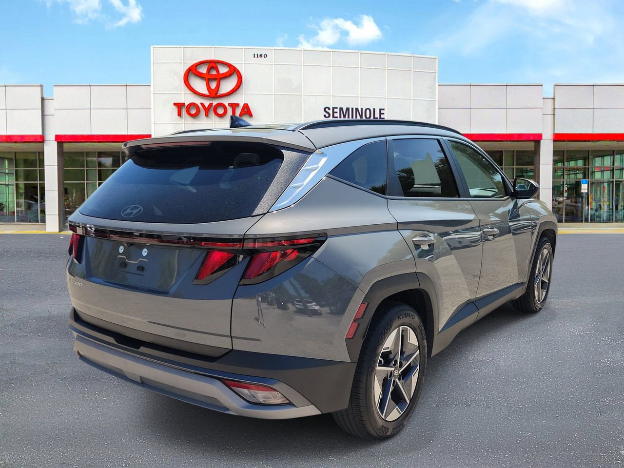 Used 2025 Hyundai Tucson SEL FWD image 3