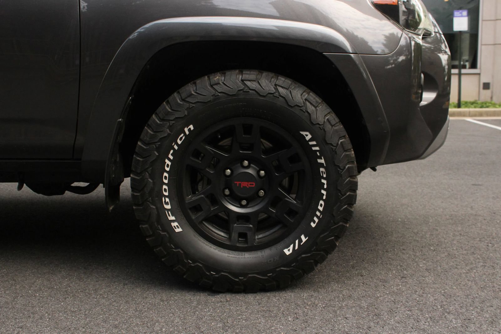 Used 2016 Toyota 4Runner Trail Premium AWD/4WD image 4